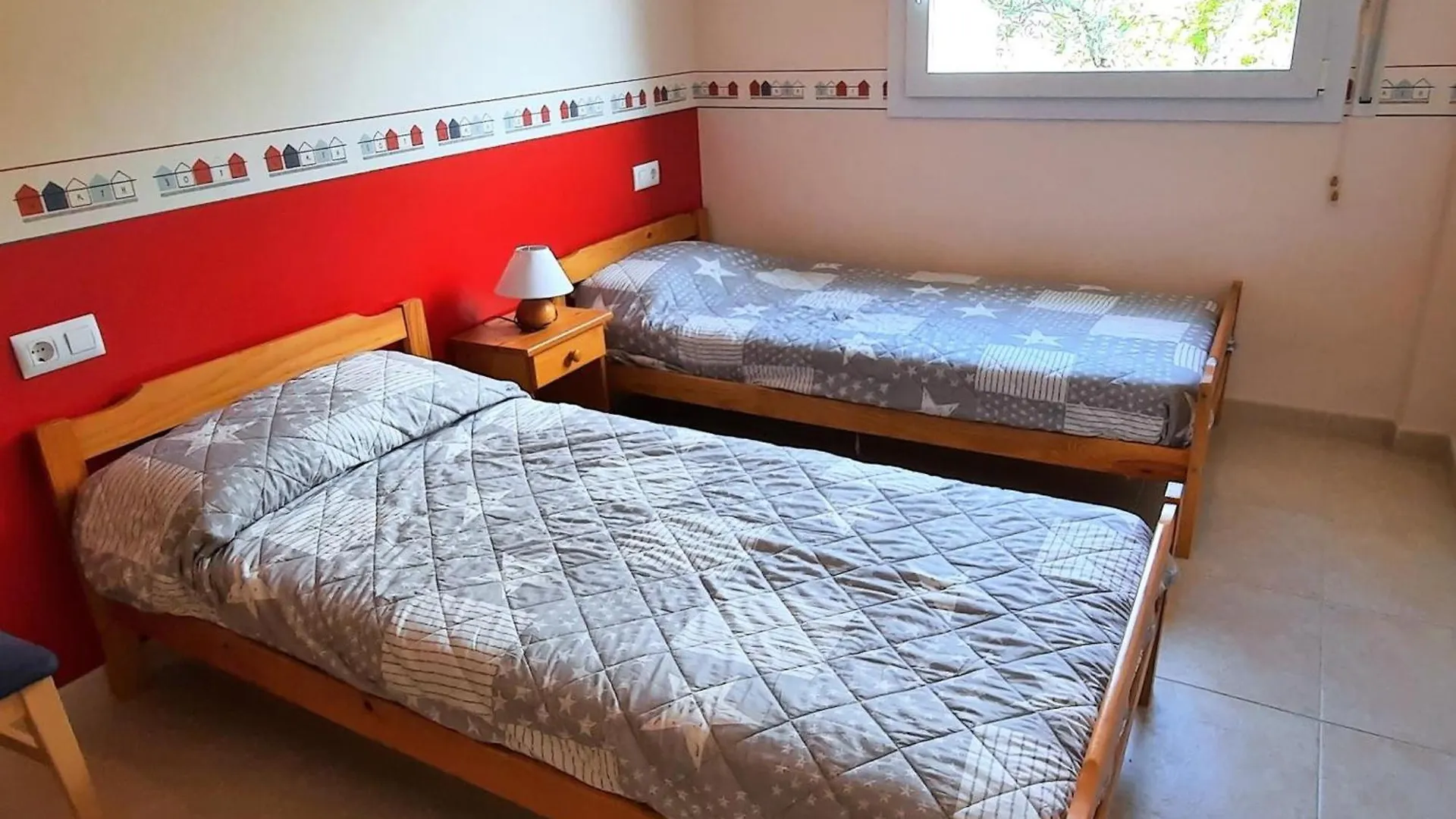 Apartamento Tranquilo Con Terraza Y Jardin Cerca De La Playa - Es-170-47 Llança 스페인